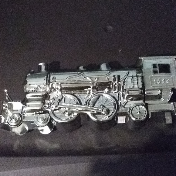 Avon. Collection - Picture 4 of 4